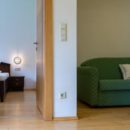Apartment International House Mit Terrasse Zw 9 *