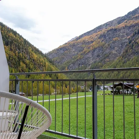 International House Mit Terrasse Zw 9 索尔登